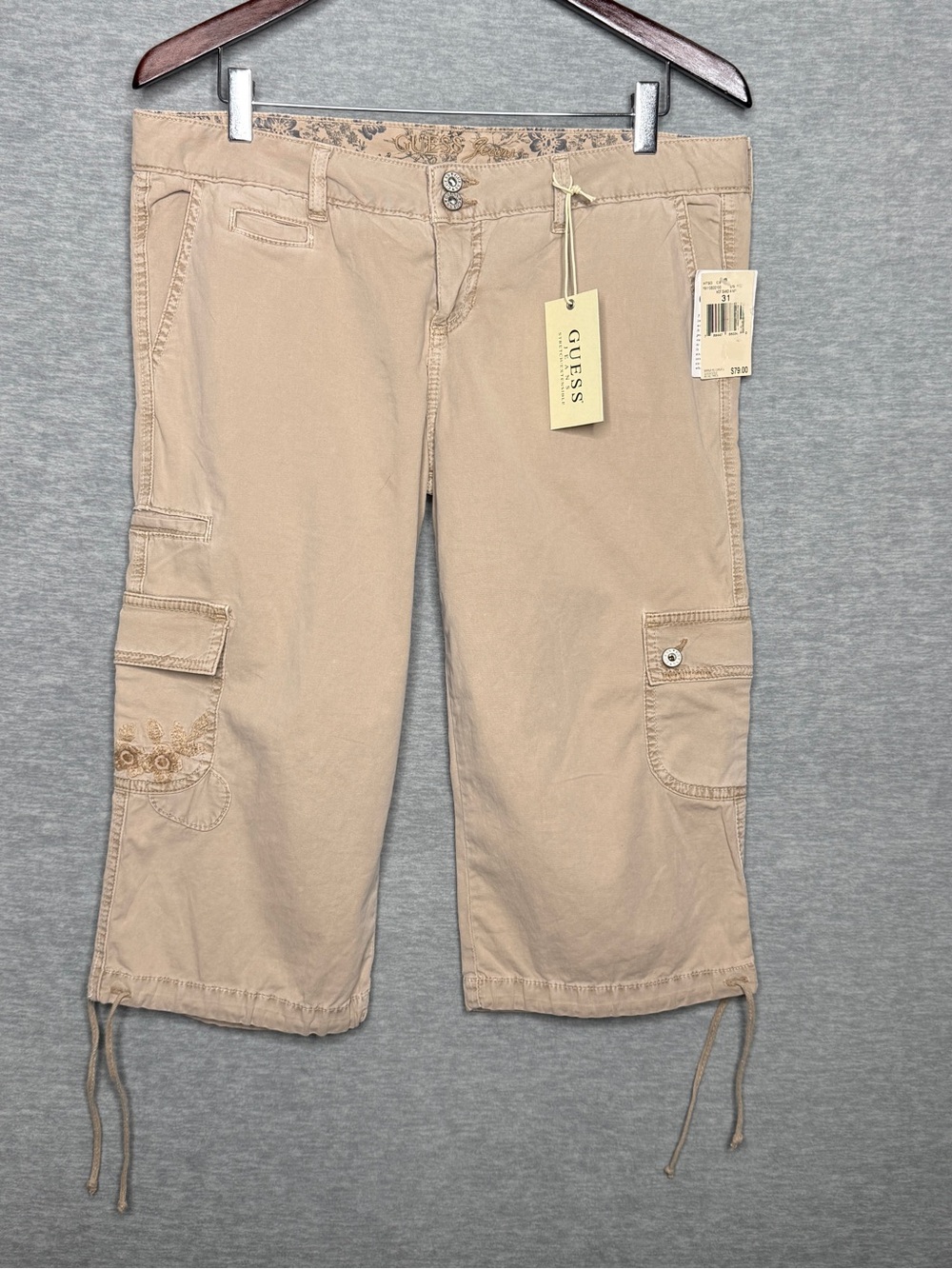GUESS Jeans Women’s 31 Cargo Capri Pants Beige Embroidered Y2K NWT